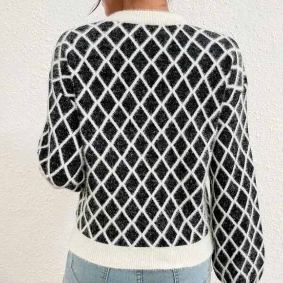 Contemporary Geometric print Sweater BLACK/WHITE - Picture 4 of 6